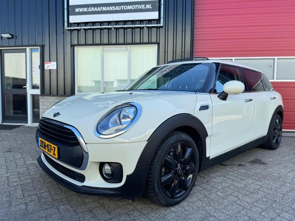 Mini Clubman Navigatie Panoramadak  PDC 1 JAAR GARANTIE, Auto's, Voorwielaandrijving, Stof, Wit, 102 pk