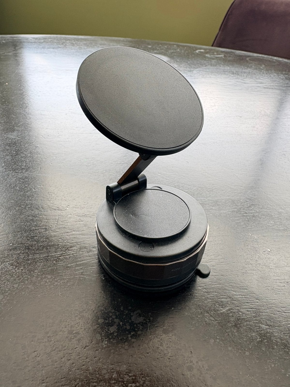 Iphone of Android houder magnetisch voor in de auto, Weetiknietstraat 123, Weetikniet bv, Weetiknietstraat@gmail.com, Zo goed als nieuw