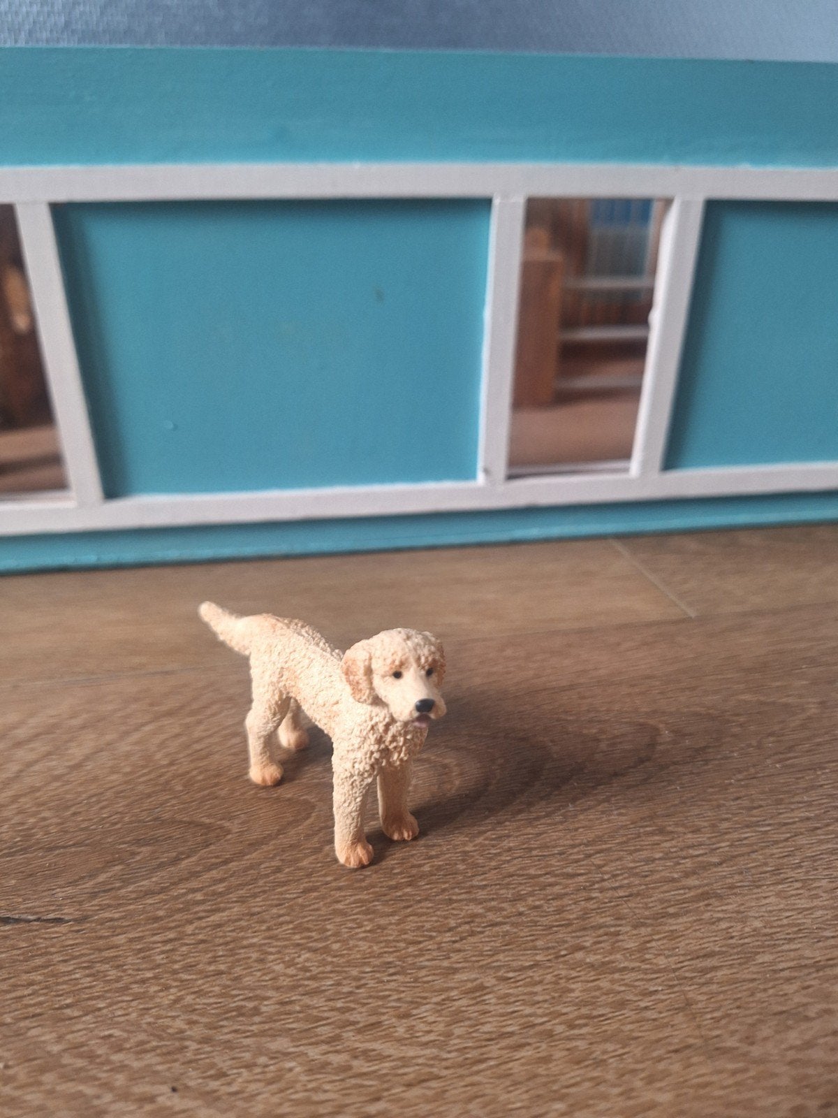 8. Schleich goldendoodle hond (13939), Ophalen of Verzenden, Zo goed als nieuw, Poppenhuis