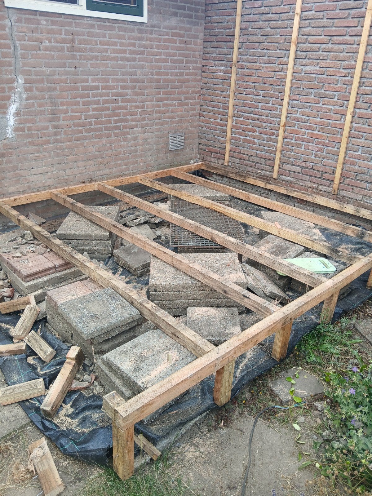 Gratis op te halen stoeptegels en grindtegels, Tuin en Terras, Tegels en Klinkers, Ophalen, Gebruikt, Beton, Terrastegels