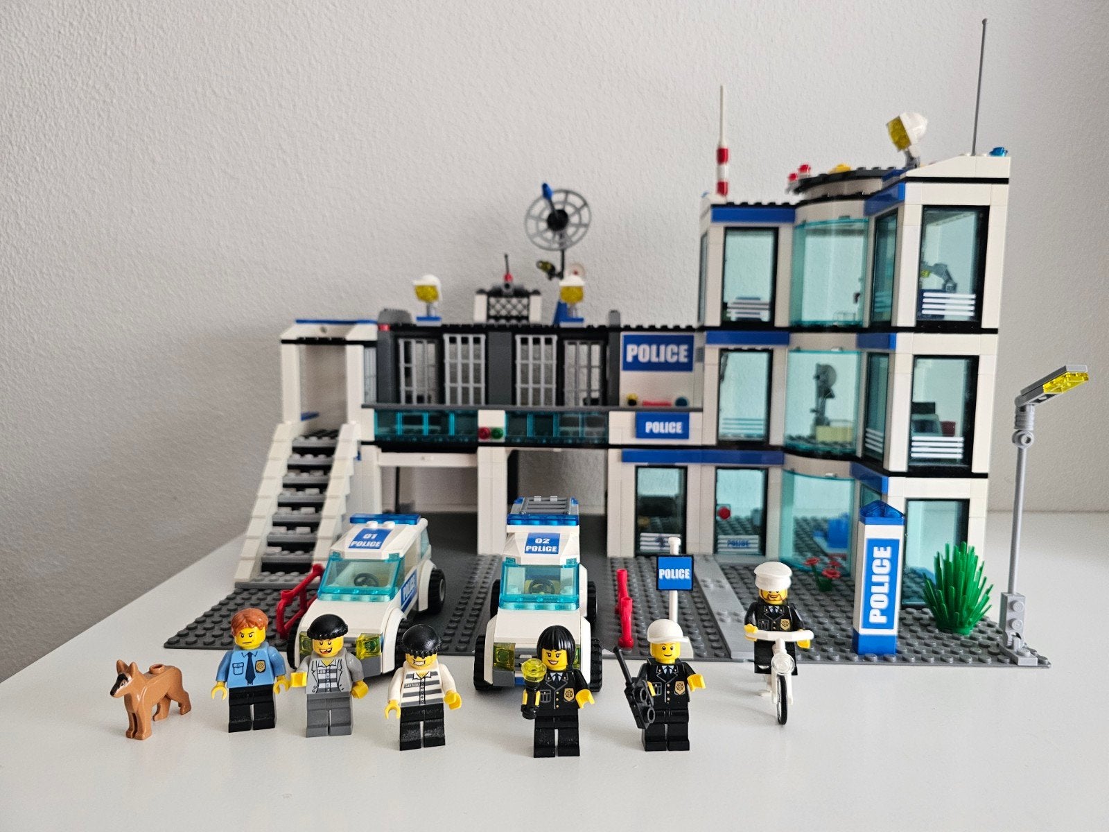 LEGO City Politiebureau 7498 Compleet met instructies, Ophalen of Verzenden, Gebruikt, Overige merken
