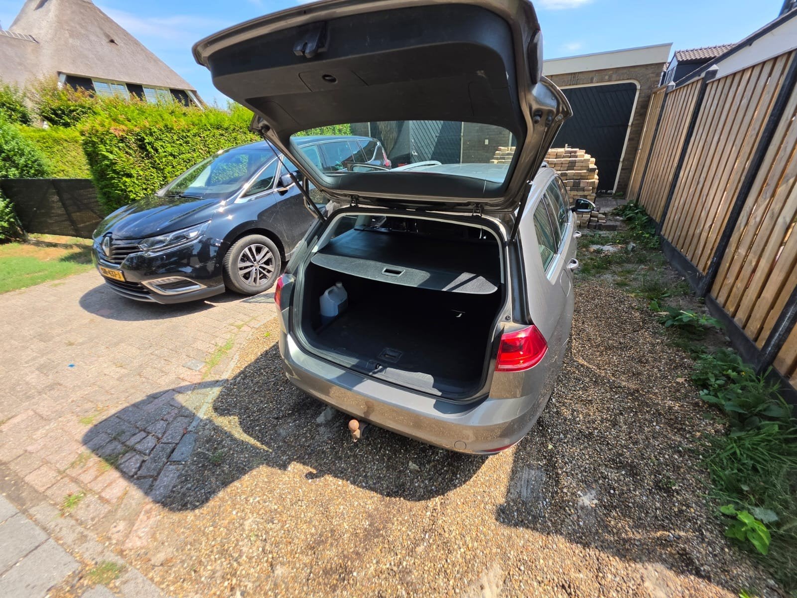 Foto 17 van Volkswagen Golf 1.6 TDI 77KW Variant DSG 2014 Grijs