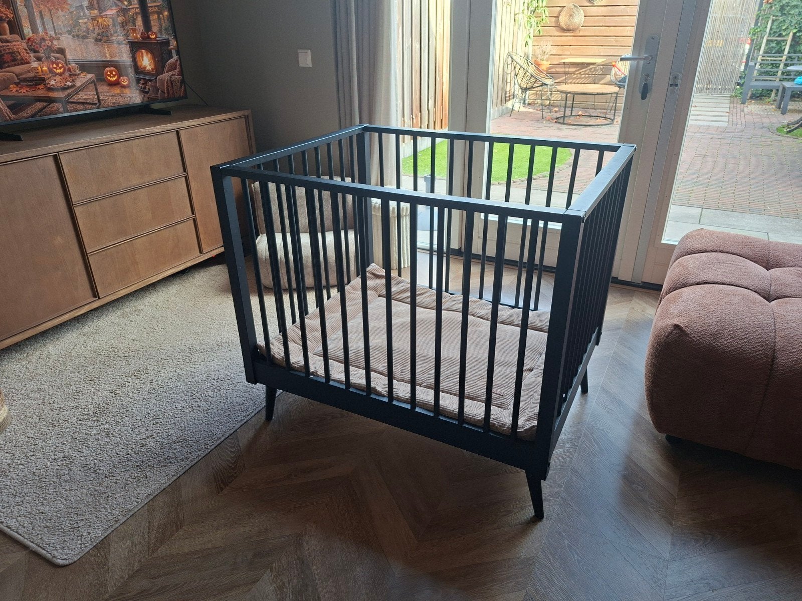 Baby box - Zwart met Beige boxkleed, Ophalen, Zo goed als nieuw, Rechthoekig, In hoogte verstelbaar
