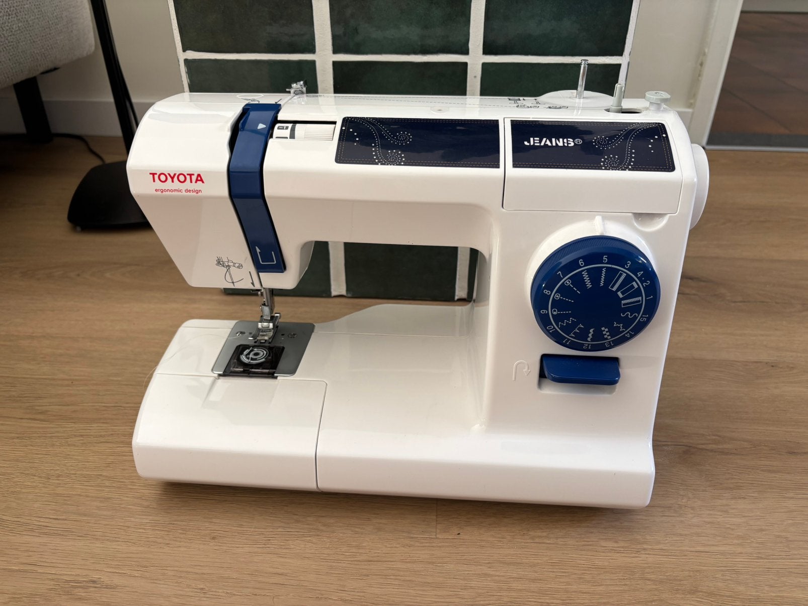 naaimachine – inclusief accessoires, Ophalen, Zo goed als nieuw, Naaimachine, Overige merken