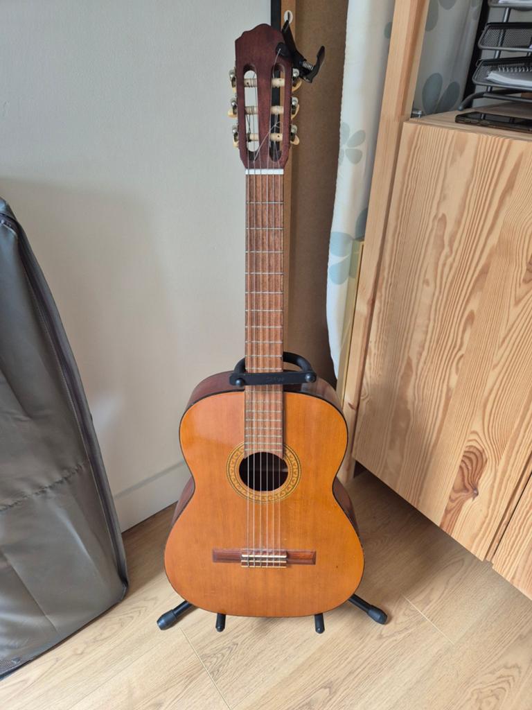 Gitaar inclusief standaard en capo, Ophalen, Gebruikt, Klassieke of Spaanse gitaar