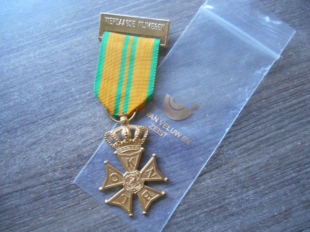 Vierdaagse medaille 2de keer, Ophalen of Verzenden, Landmacht, Nederland, Lintje, Medaille of Wings