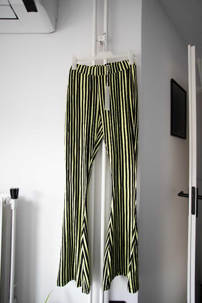 Gestreepte broek geel zwart Stieglitz maat 36, nieuw, Geel, Stieglitz, Ophalen of Verzenden, Zo goed als nieuw