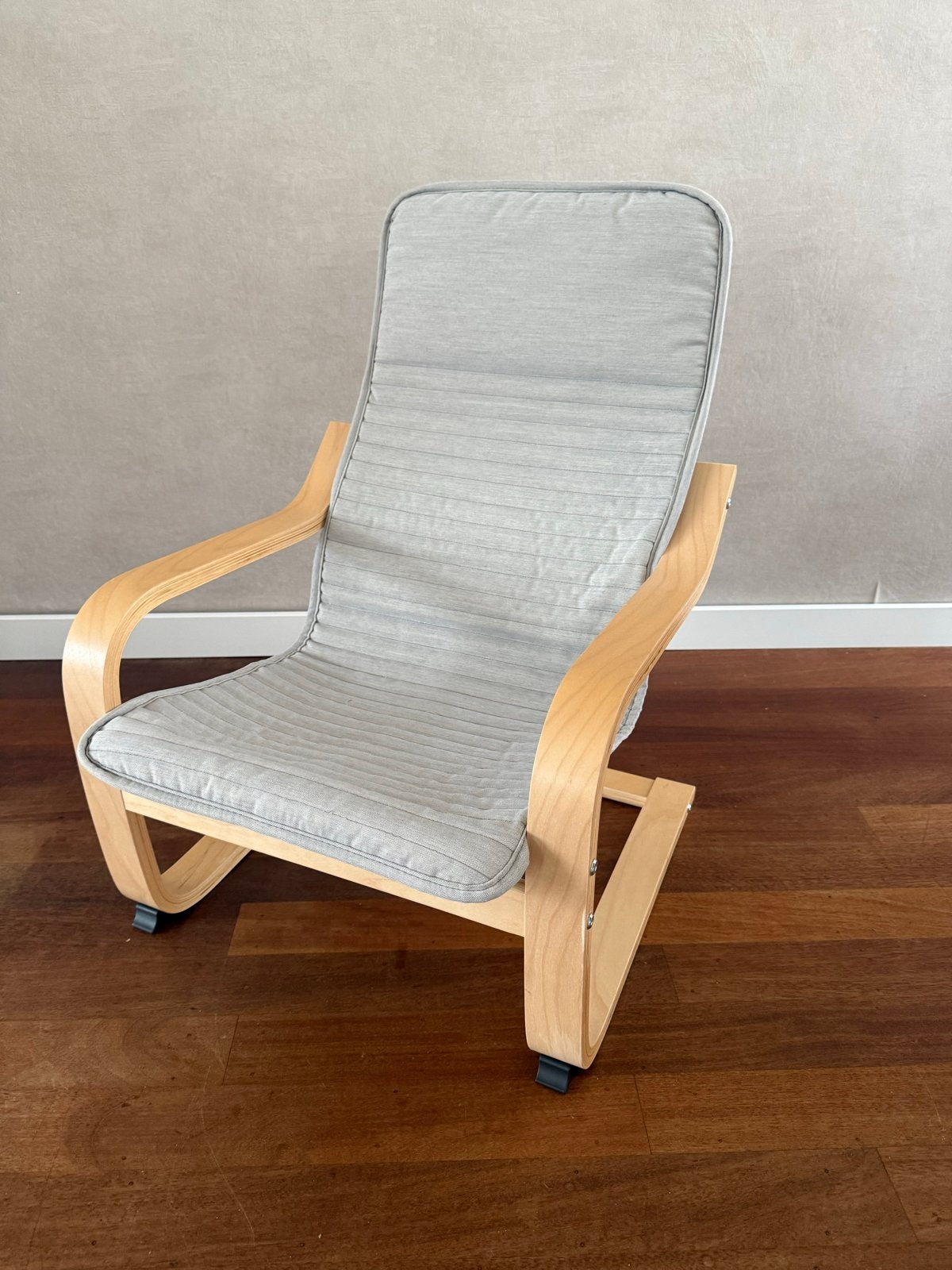 IKEA Poäng - Kinderstoel grijs met houten frame, Ophalen, Zo goed als nieuw, Hout, Eén