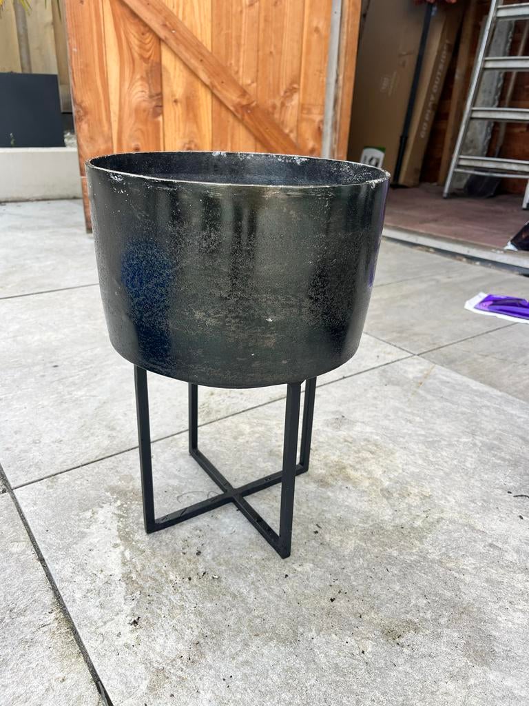 Riverdale bloempot op pootjes, Tuin en Terras, Bloempotten, Gebruikt, Rond, Binnen, Minder dan 40 cm