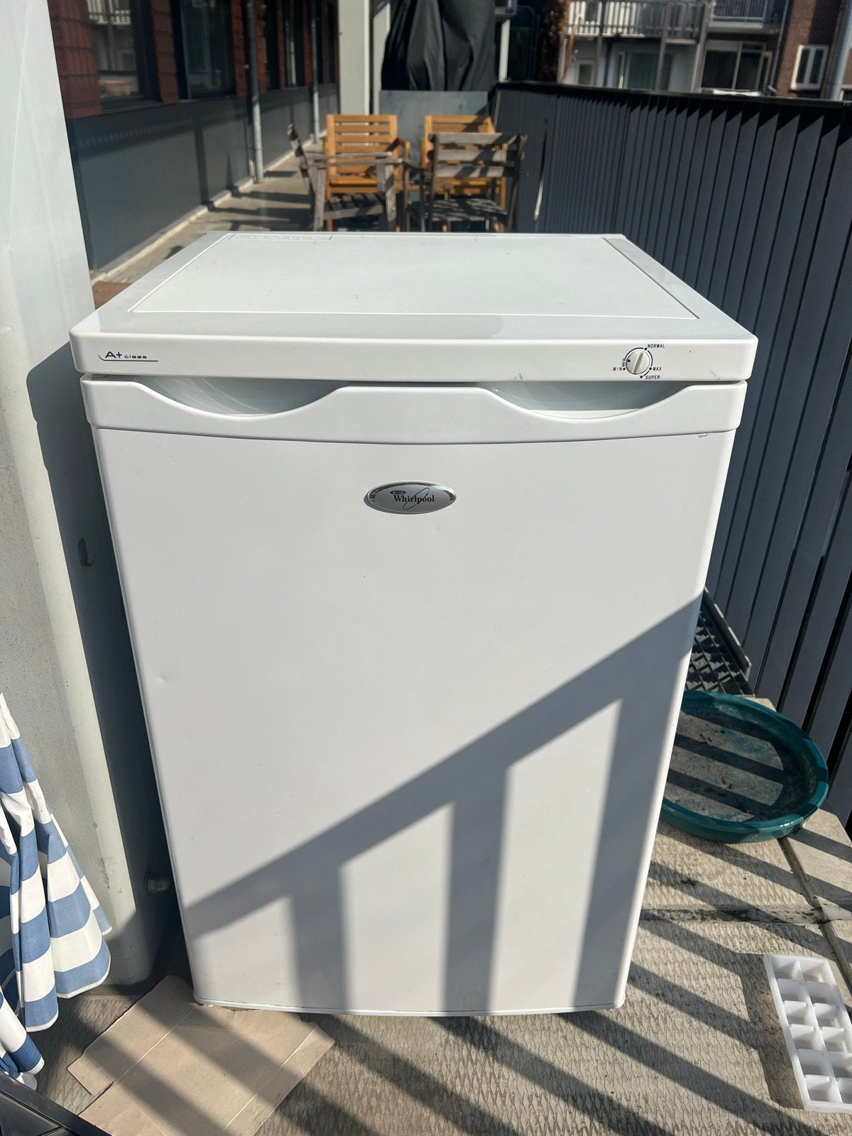 Whirlpool AFB 601 AP vriezer, Gebruikt, 100 tot 150 liter, Met aparte vriezer, Energieklasse A of zuiniger