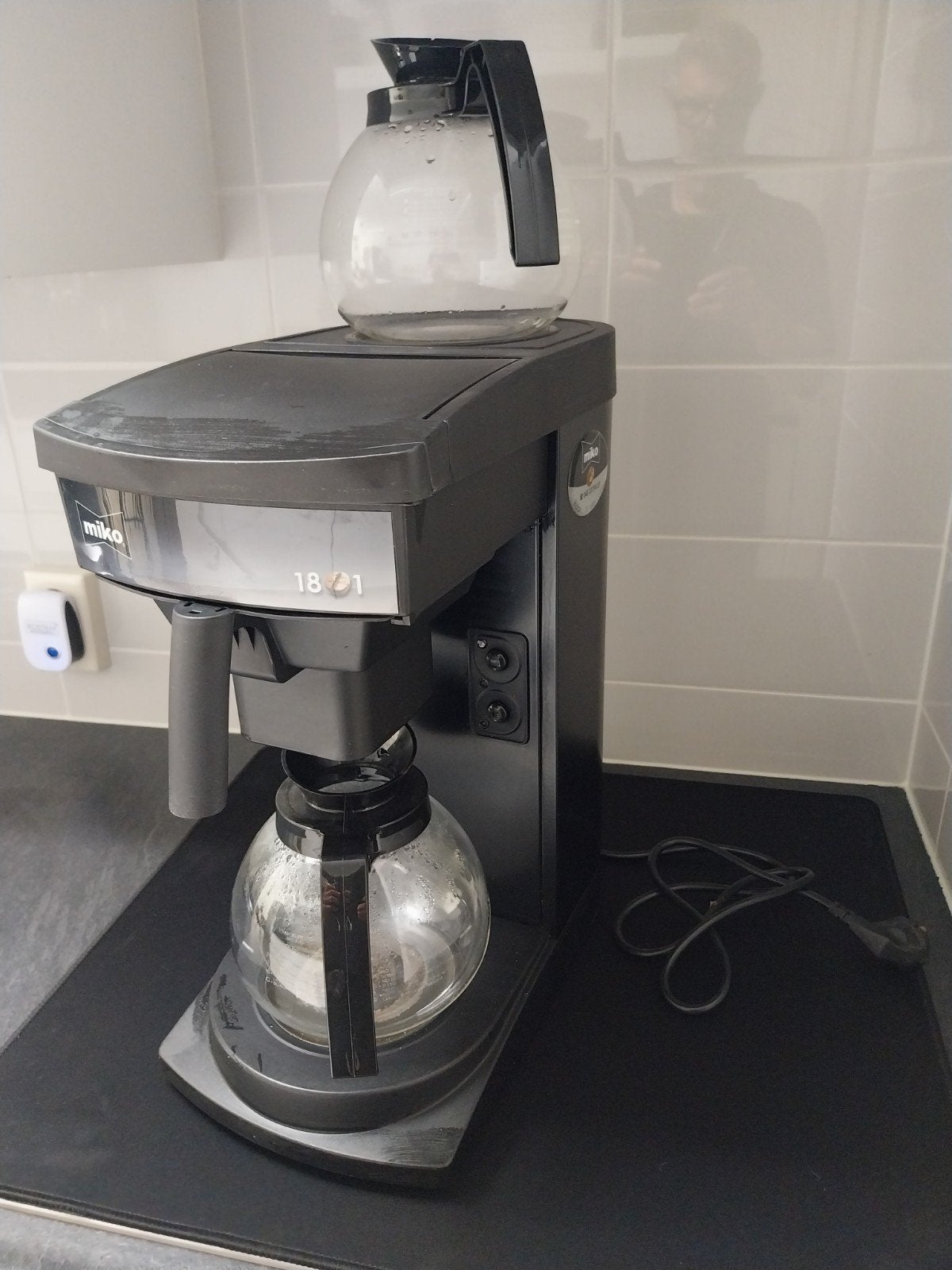 Miko 1801 Koffiezetapparaat met dubbele kan, Ophalen, Gebruikt, 10 kopjes of meer, Koffiemachine