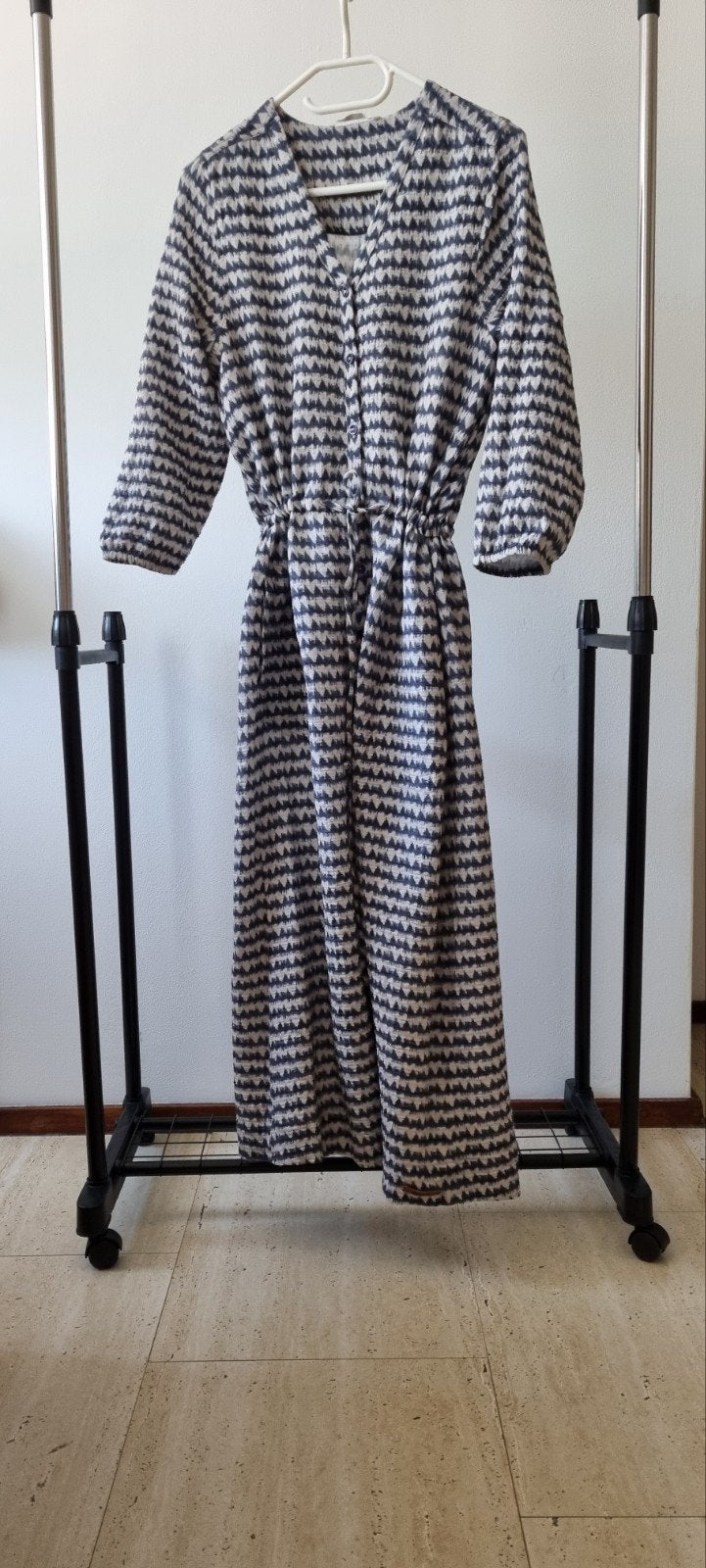 Jurk Moscow maat M, Beige, Moscow, Gedragen, Onder de knie