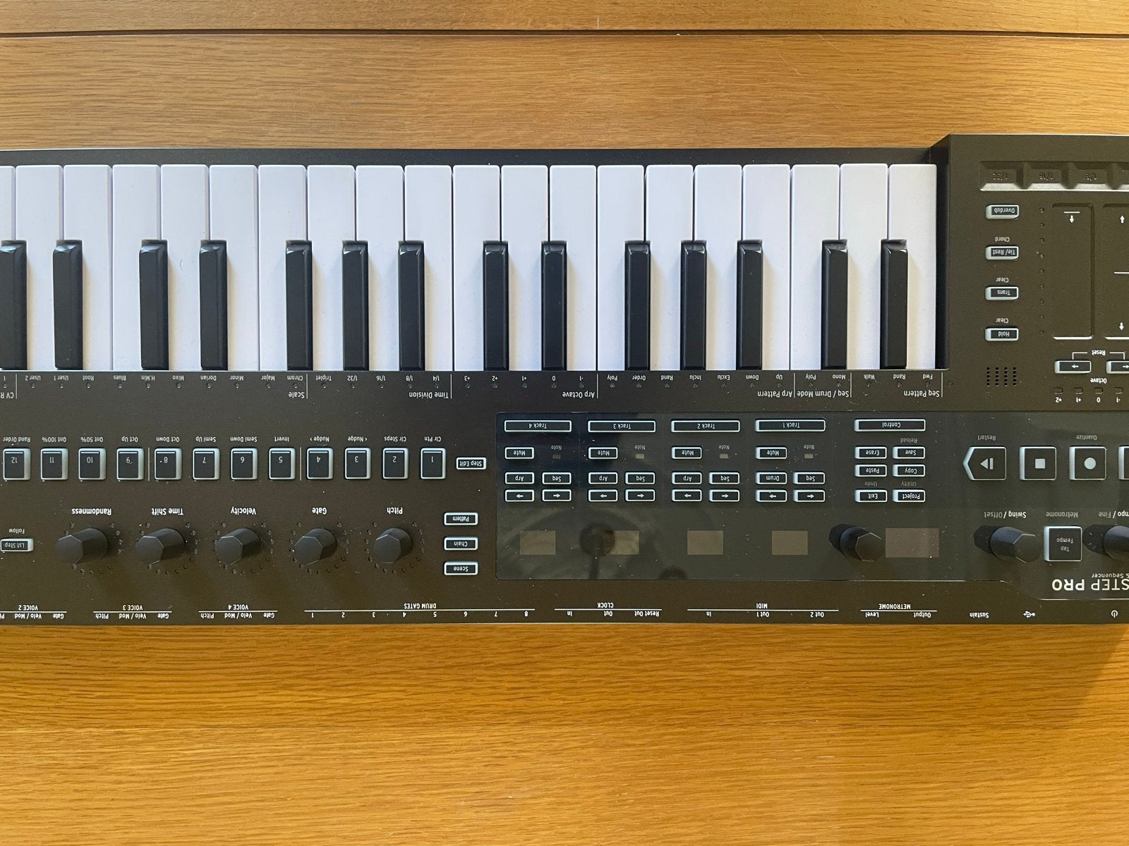 Arturia KeyStep Pro Chroma MIDI-controller/sequencer (m2404065968