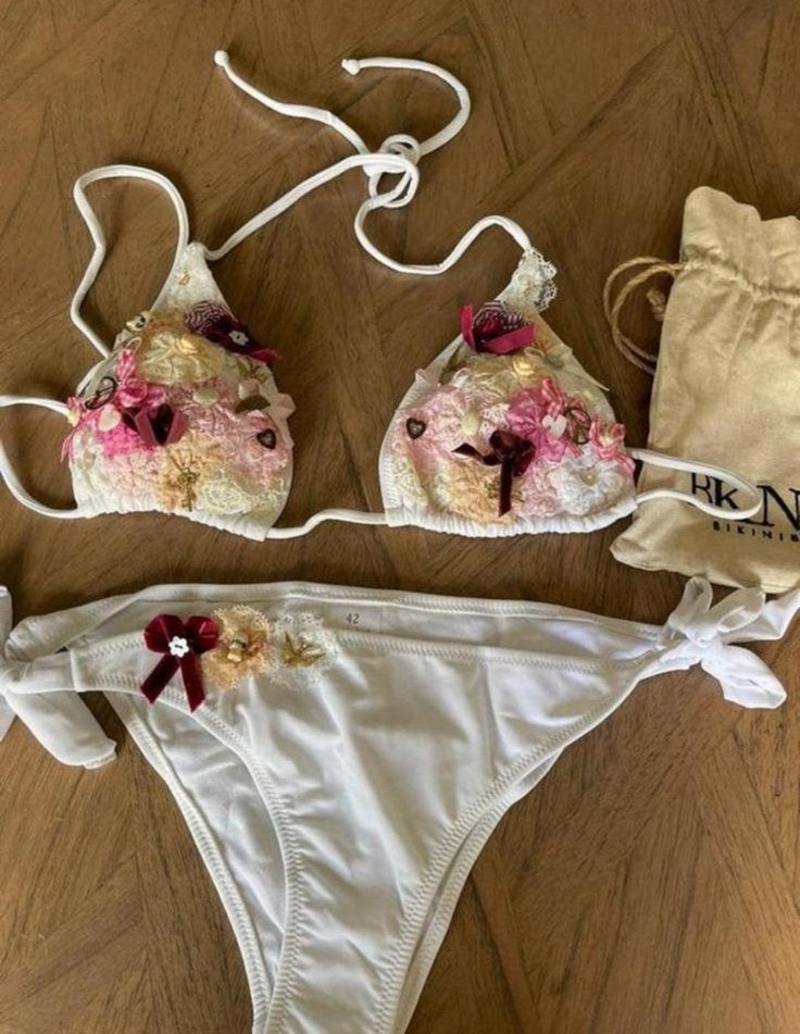 BKNBZ • Bikinibiza • Bikini Ibiza met bedels - 42 L • Nieuw, Ophalen of Verzenden, Nieuw, Wit, Bikini