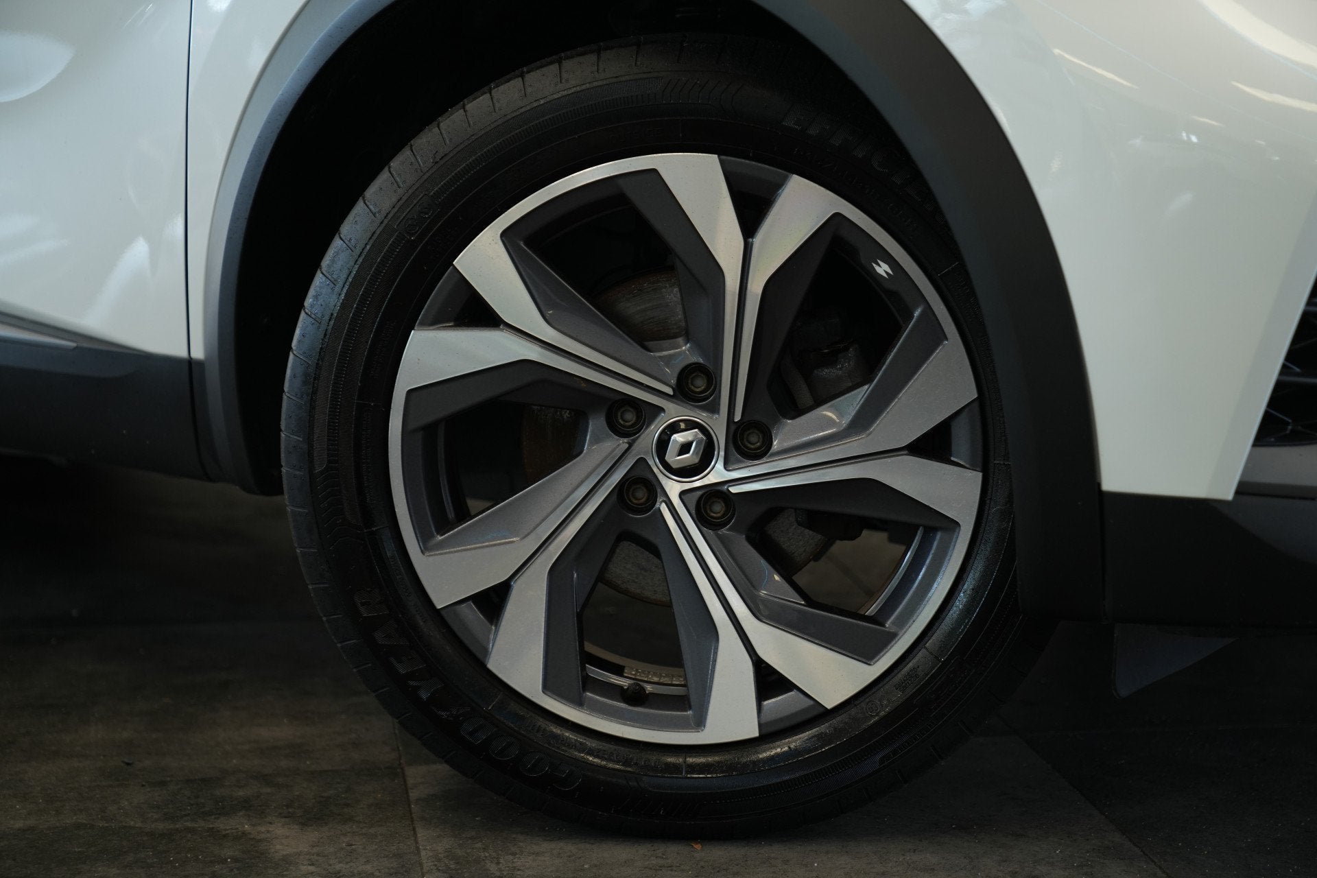 Renault Captur 1.6 E-Tech Plug-in Hybrid 160 R.S. Line Cruis, Gebruikt, Zwart, 4 cilinders, Plug-in hybride