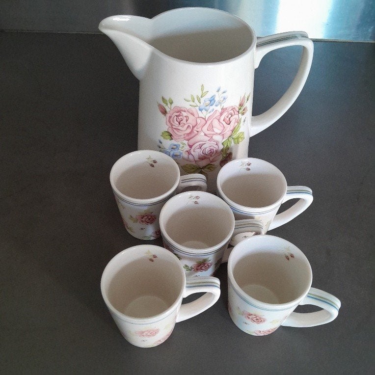Kan met 5 bekers decor rozen, Gebruikt, Keramiek, Overige typen, Ophalen of Verzenden