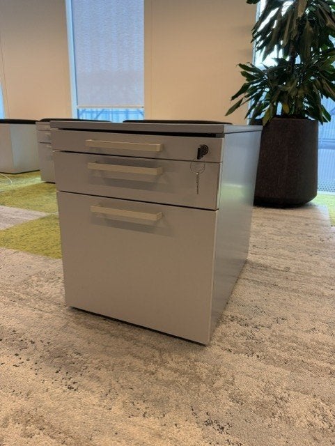Steelcase verrijdbare ladeblok – 3 laden – met sleutel, 25st, Minder dan 50 cm, Ophalen of Verzenden, Zo goed als nieuw, 3 of 4 laden