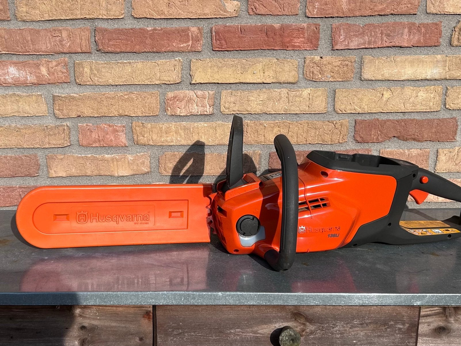 Motorzaag Husqvarna 136Li, Ophalen, Zo goed als nieuw