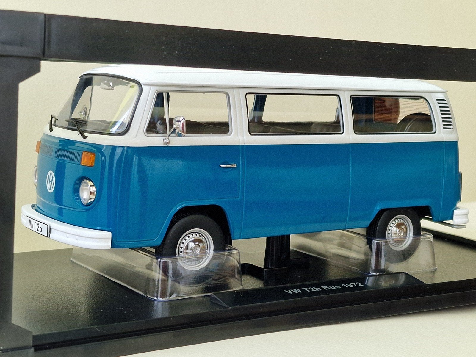 Volkswagen T2b Bus 1972 - KK Scale 1:18, Hobby en Vrije tijd, Modelauto's | 1:18, Ophalen of Verzenden, Zo goed als nieuw, Overige merken