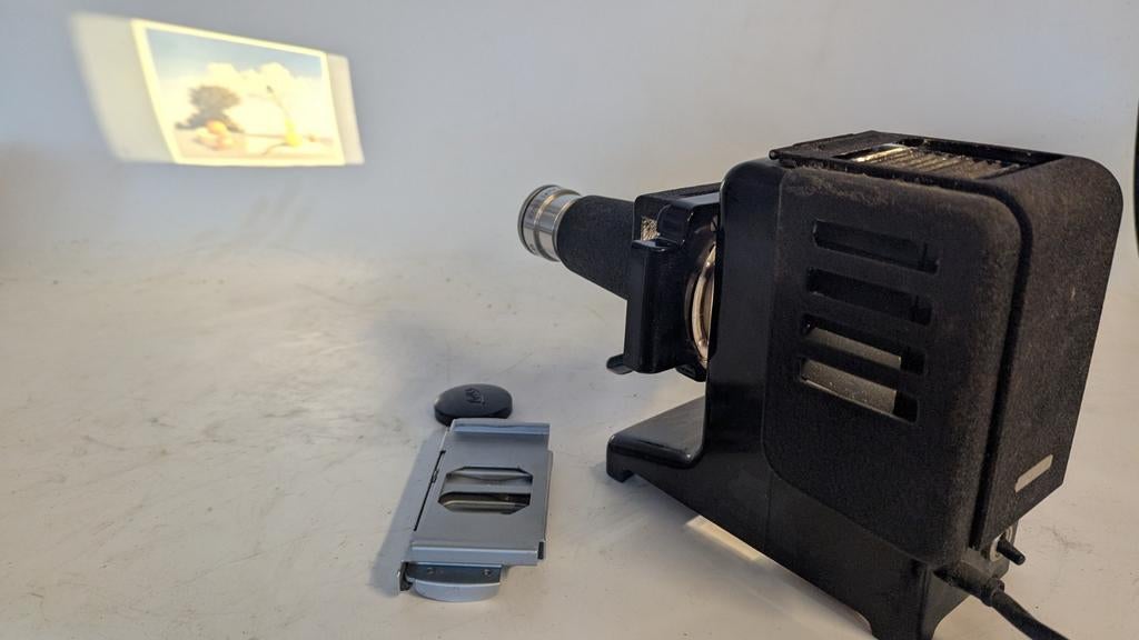 Vintage Diaprojector - Werkend met Statief, Ophalen of Verzenden, Gebruikt