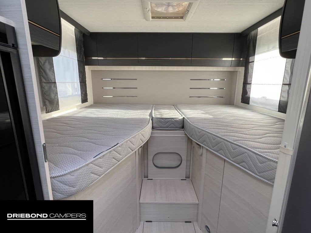 Chausson 627GA Premium 170PK Automaat Enkele Bedden Hefbed 2, Caravans en Kamperen, Campers, Automaat, Airconditioning, Airbags