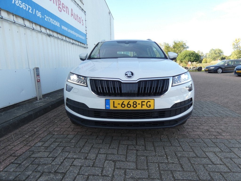 Skoda KAROQ 1.5 TSI BNS.ED. PLUS,ACC,Camera,Led,Trhaak,Stoel, Auto's, Verwarmde buitenspiegels, Euro 6, 4 cilinders, 150 pk
