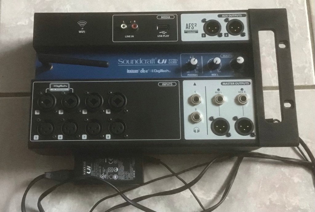 Soundcraft UI12 digitale mixer, Ophalen of Verzenden, Zo goed als nieuw, 5 tot 10 kanalen, Microfooningang