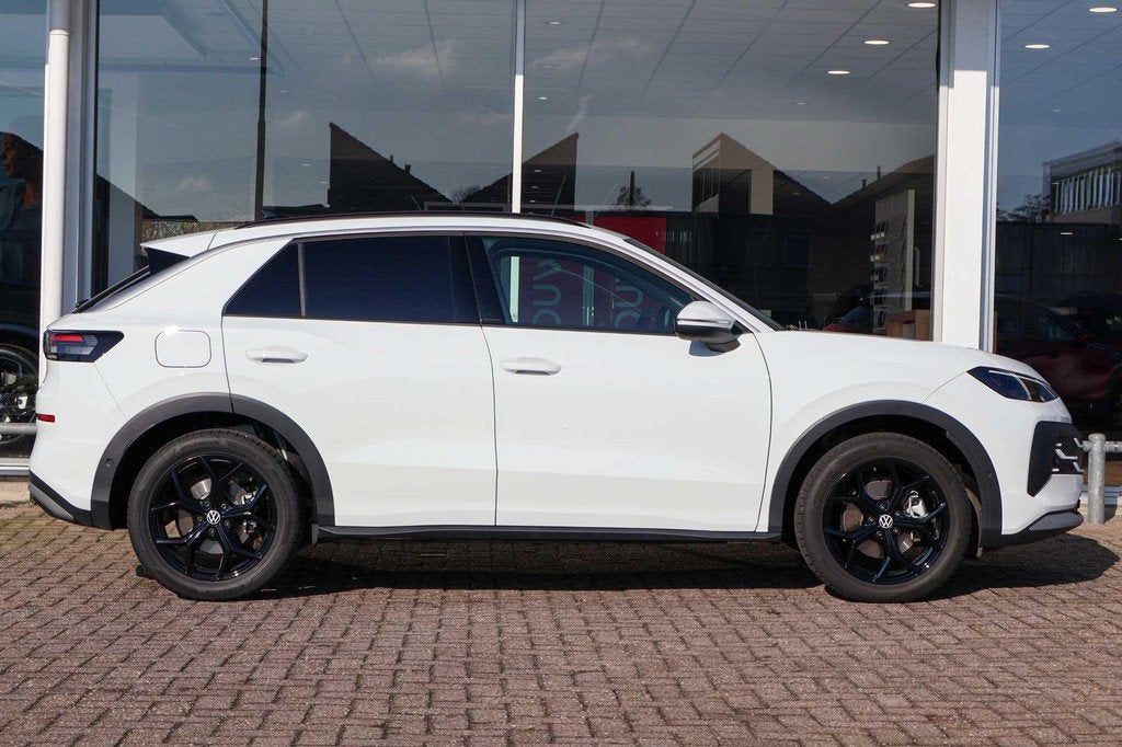 Volkswagen T-Roc 1.5 eTSI 116pk DSG Life First Edition | Sto, 12 maanden, 1498 cc, Euro 6, 4 cilinders