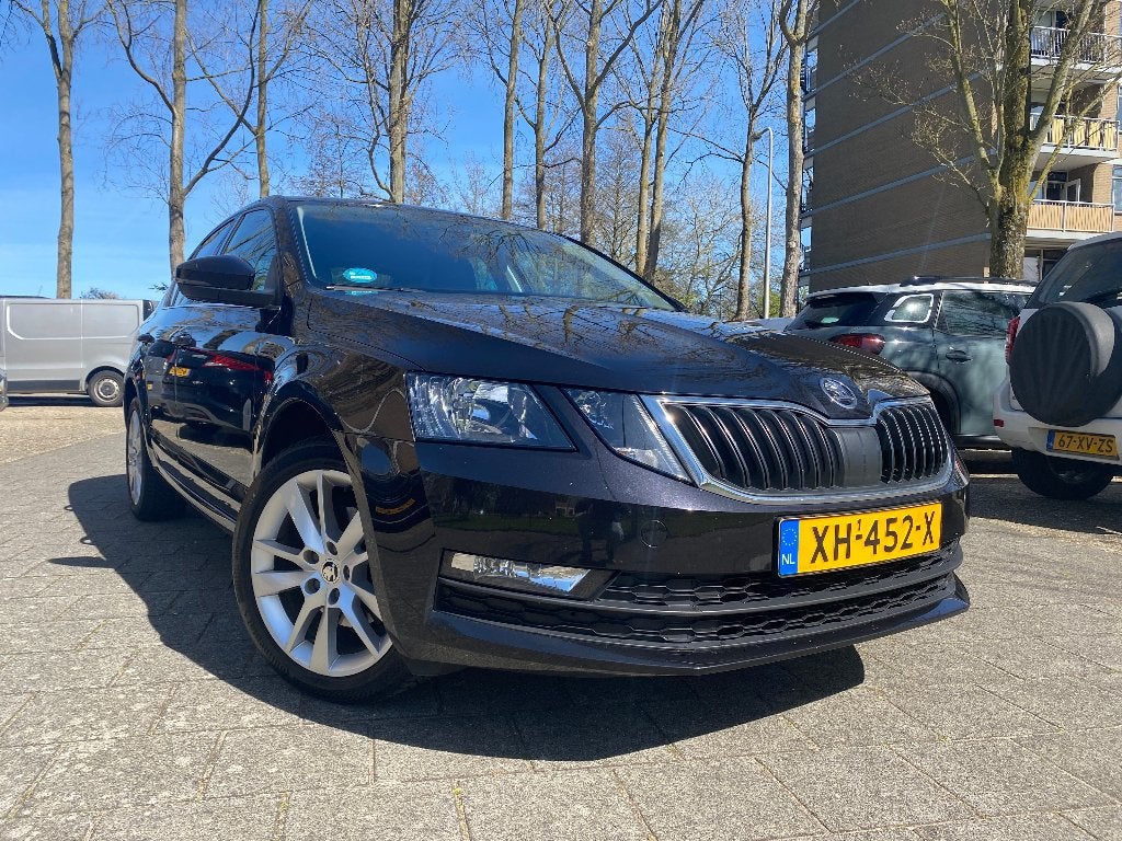Skoda Octavia 1.5 TSI Greentech 150pk 2019 Zwart, Auto's, Voorwielaandrijving, 1498 cc, 4 cilinders, Zwart