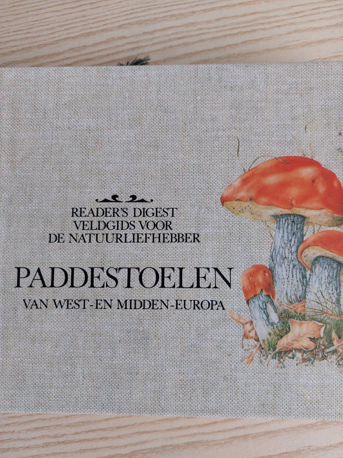 Reader's Digest Paddestoelen, Boeken, Natuur, Ophalen of Verzenden, Zo goed als nieuw, Natuur algemeen