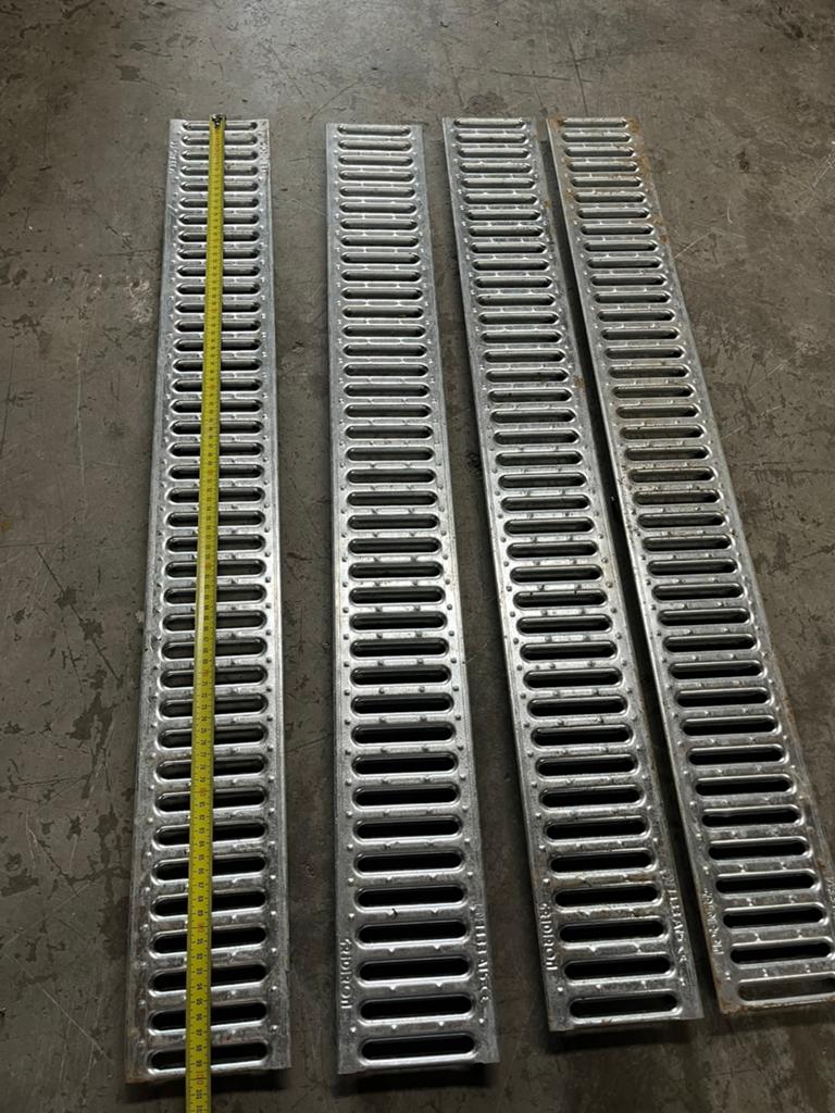 Put Rooster, Doe-het-zelf en Verbouw, Buizen en Afvoer, Zo goed als nieuw, Afvoer, Overige materialen, 4 tot 6 meter, 80 mm of meer