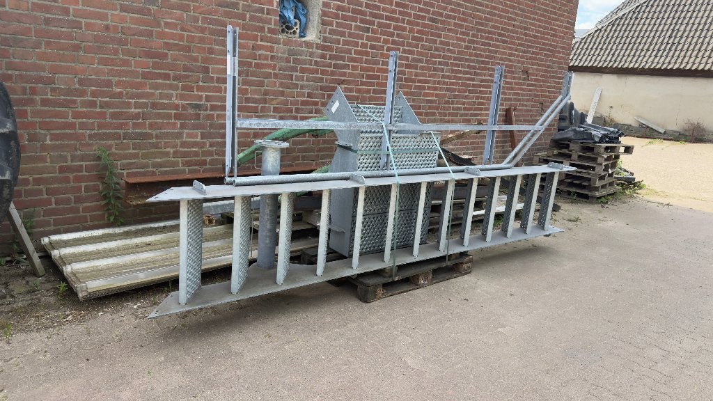 Verzinkte stalen trap  — hoogte 4,4m — NIEUW/ongebruikt, Ophalen, Nieuw, Trap, 2 tot 4 meter