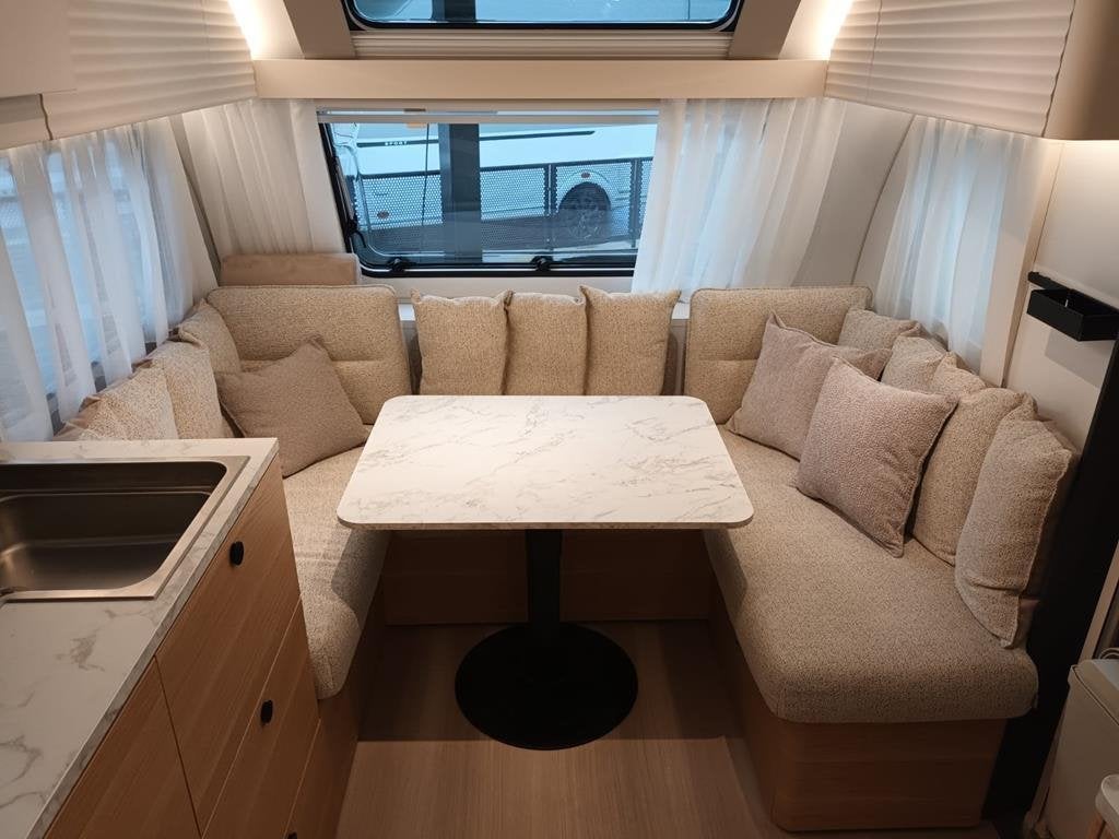 Adria Adora 572 UT, Rondzit, Bedrijf, 6 tot 7 meter, Overige typen