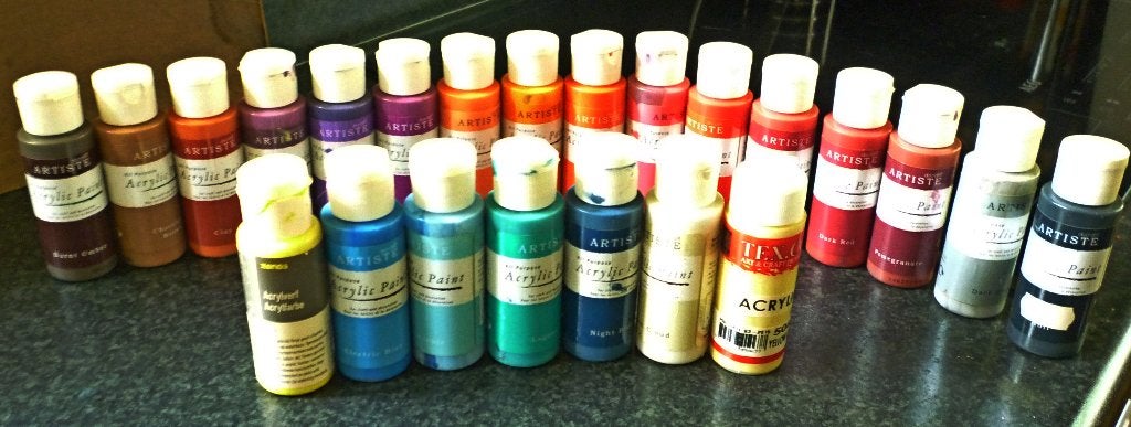 Opbergbox met 23 kleuren acrylverf., Ophalen of Verzenden, Gebruikt