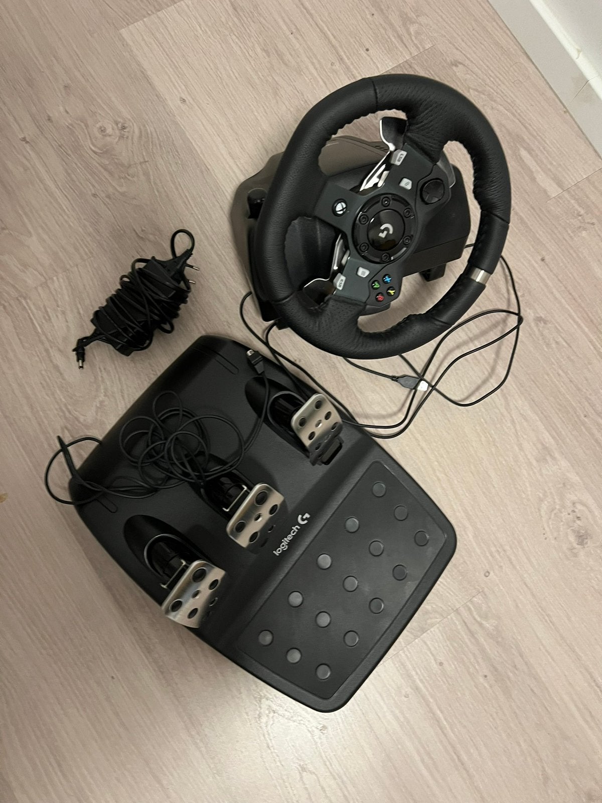 Logitech G920, IN NIEUWSTAAT, Spelcomputers en Games, Ophalen of Verzenden, Zo goed als nieuw, Controller