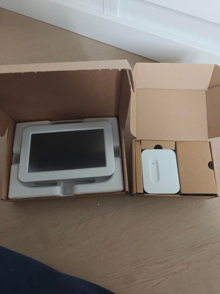 Eneco Toon Slimme Thermostaat met Display en Gateway P1, Ophalen of Verzenden, Slimme thermostaat, Zo goed als nieuw