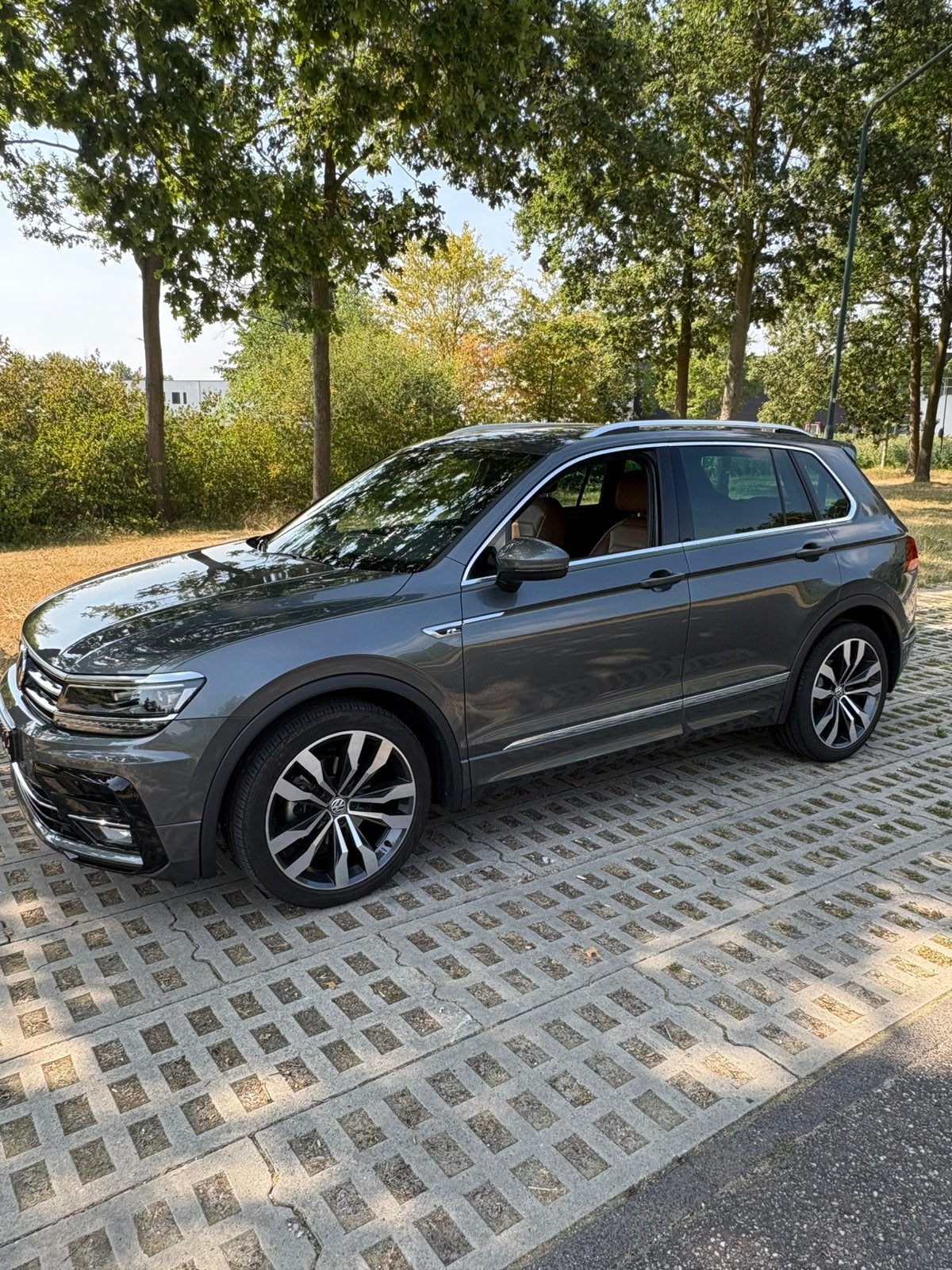 Volkswagen Tiguan 1.5 TSI ACT 150pk 2019 Grijs, 4 cilinders, Origineel Nederlands, 75 €/maand, Handgeschakeld