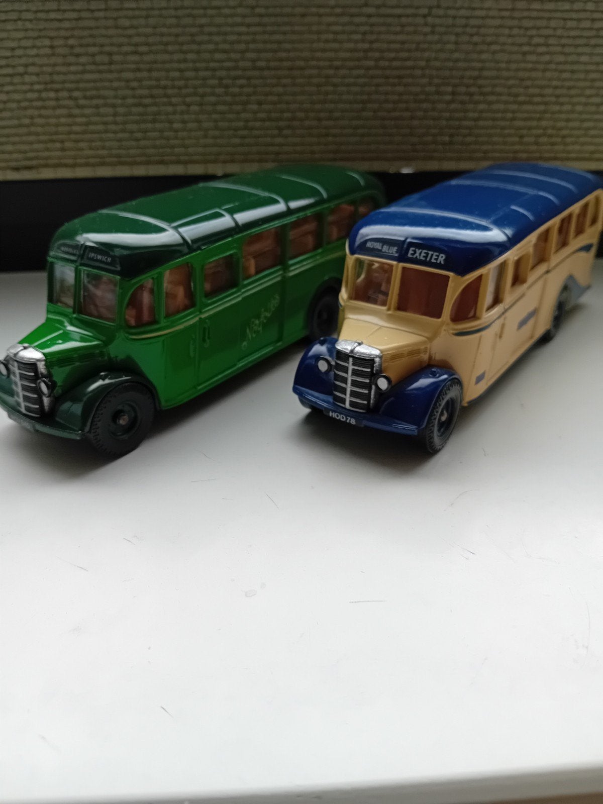 2 X Bedford O.B Coach., Ophalen of Verzenden, Nieuw, Bus of Vrachtwagen, Corgi