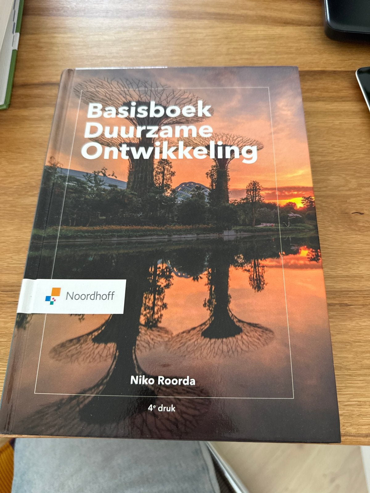 Basisboek Duurzame Ontwikkeling - Niko Roorda 4e druk, Ophalen of Verzenden, Alpha, Zo goed als nieuw, HBO