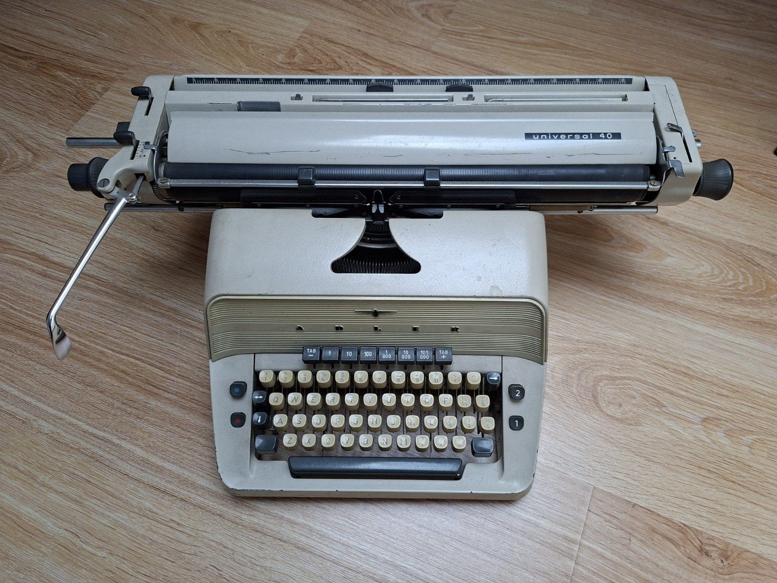 Typemachine Adler Universal 40 Grundig, Diversen, Typemachines, Ophalen