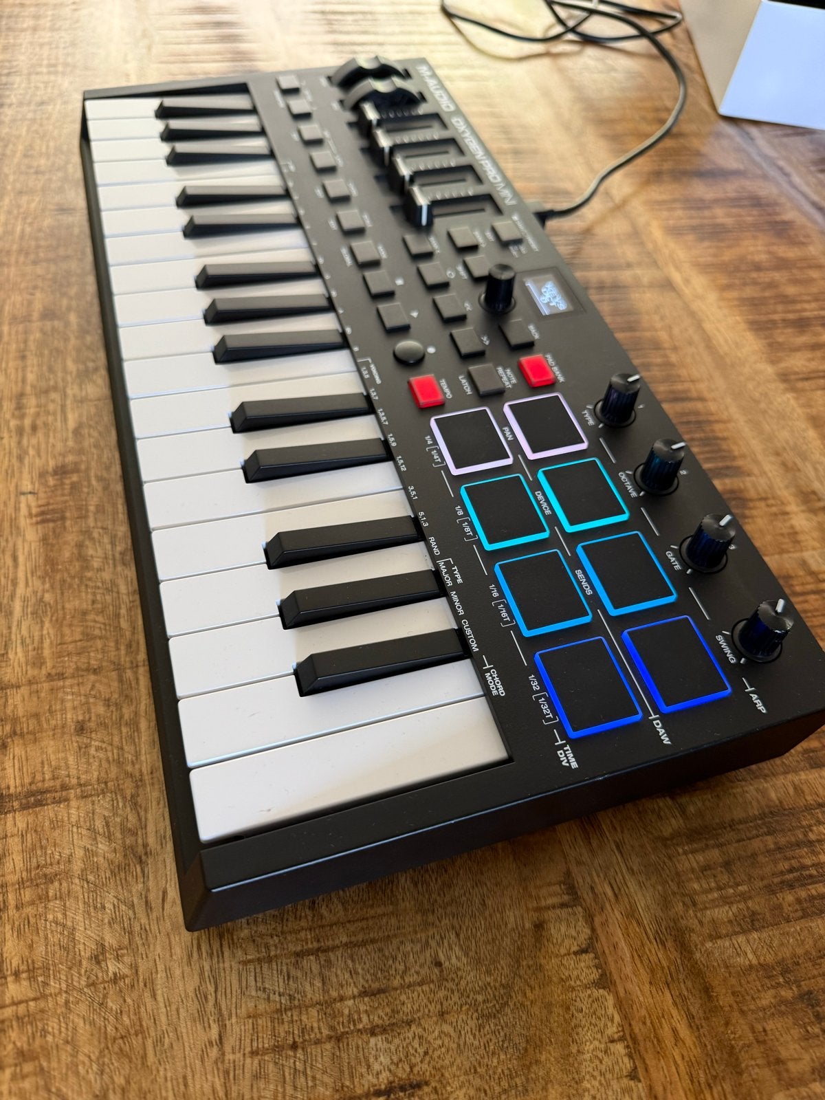 M-Audio Oxygen Pro Mini MIDI-keyboard - Als nieuw in doos, Muziek en Instrumenten, Keyboards, Overige merken, Zo goed als nieuw