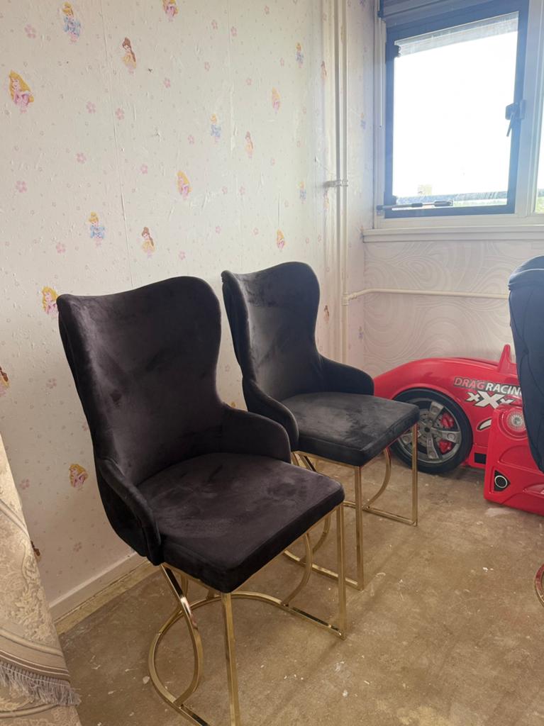 Bankstel met 4 eet stoelen, Ophalen, Zo goed als nieuw, 75 tot 100 cm