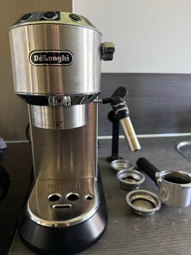 DeLonghi Dedica Style, Ophalen, Espresso apparaat, Gemalen koffie, Zo goed als nieuw
