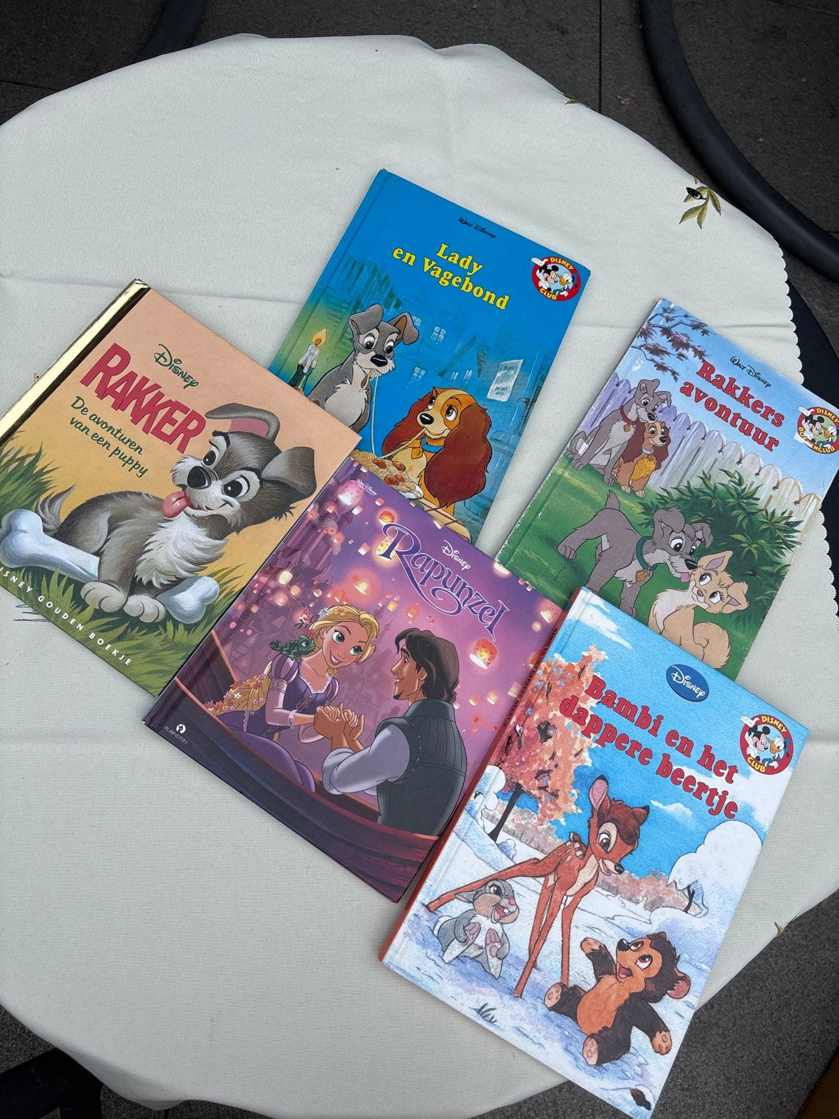 Disney boeken: Lady en Vagebond, Rakker, Rapunzel, Bambi, Boeken, Ophalen of Verzenden, Gelezen, Sprookjes