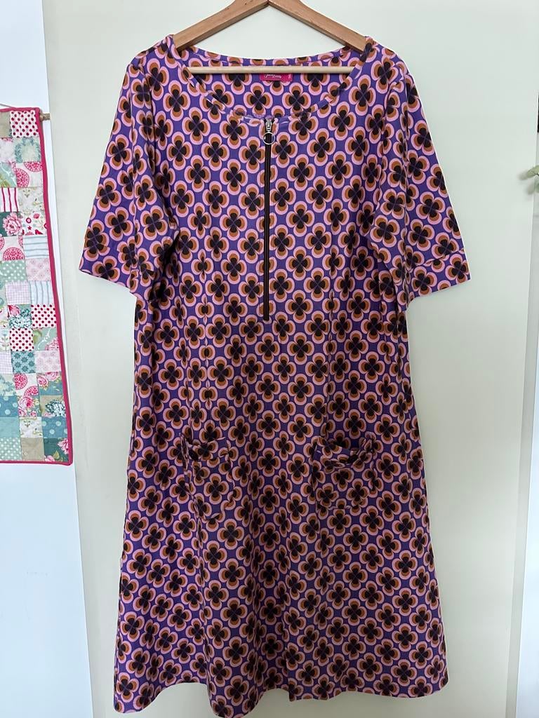 Tante Betsy Jurk Maat 3XL met Bloemenprint, Kleding | Dames, Jurken, Paars, Maat 46/48 (XL) of groter, Ophalen of Verzenden, Zo goed als nieuw