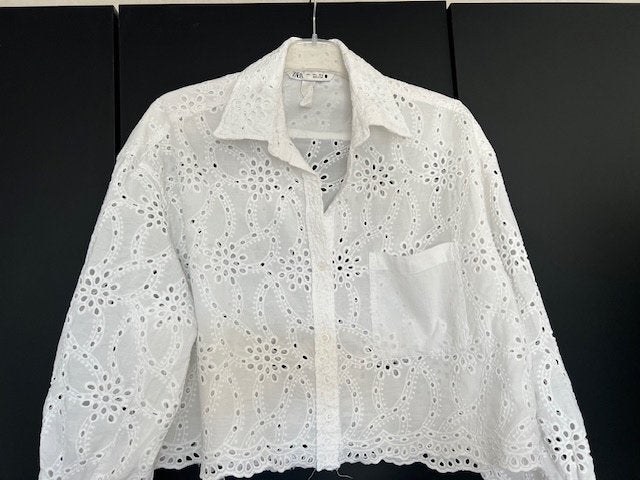 Zara, heel leuk wit broderie bloesje maat L., Maat 38/40 (M), Ophalen of Verzenden, Zo goed als nieuw, Wit