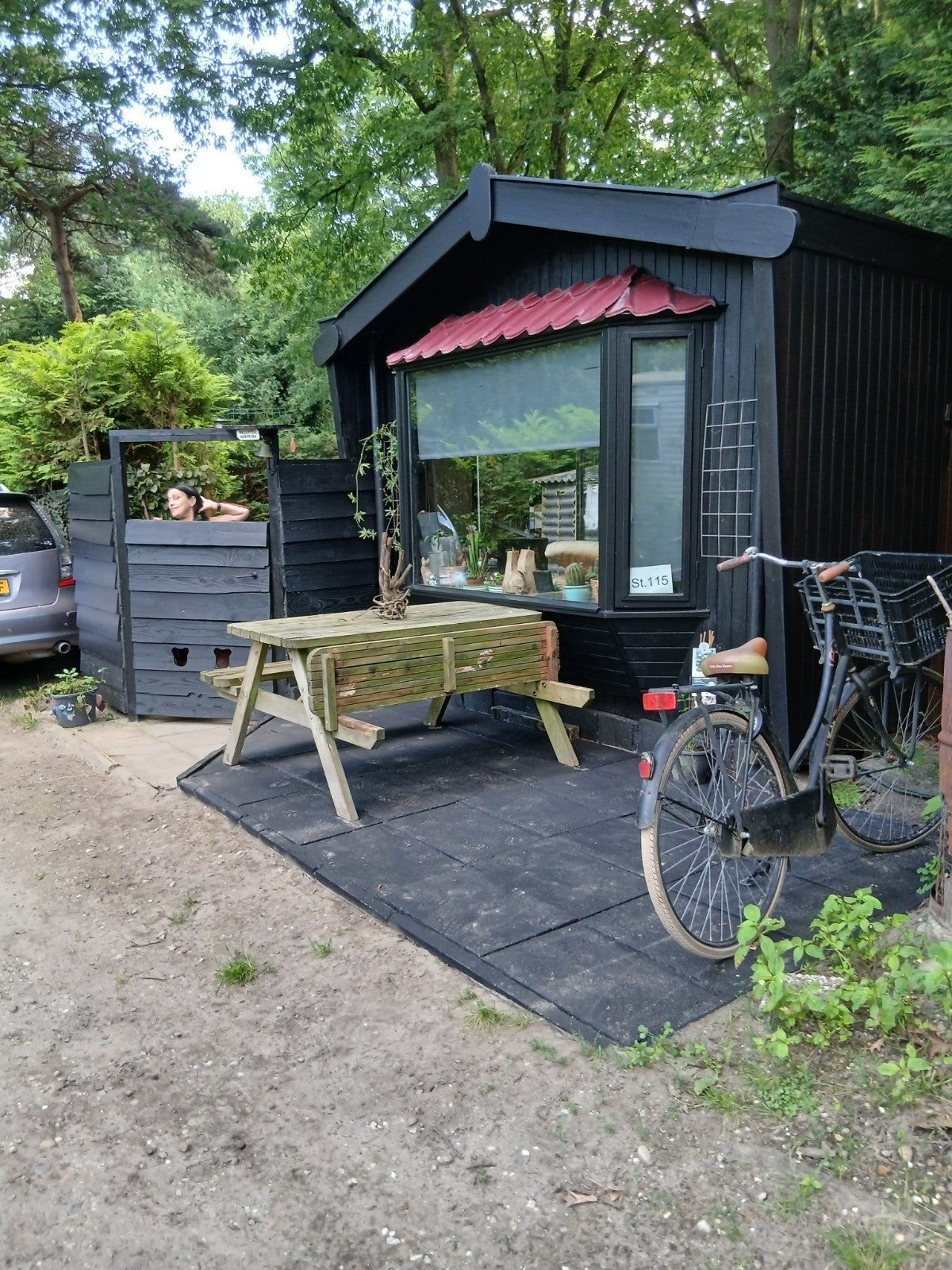 Houten hoek chalet voor de snelle beslisser,zie omschrijving, Tot en met 2