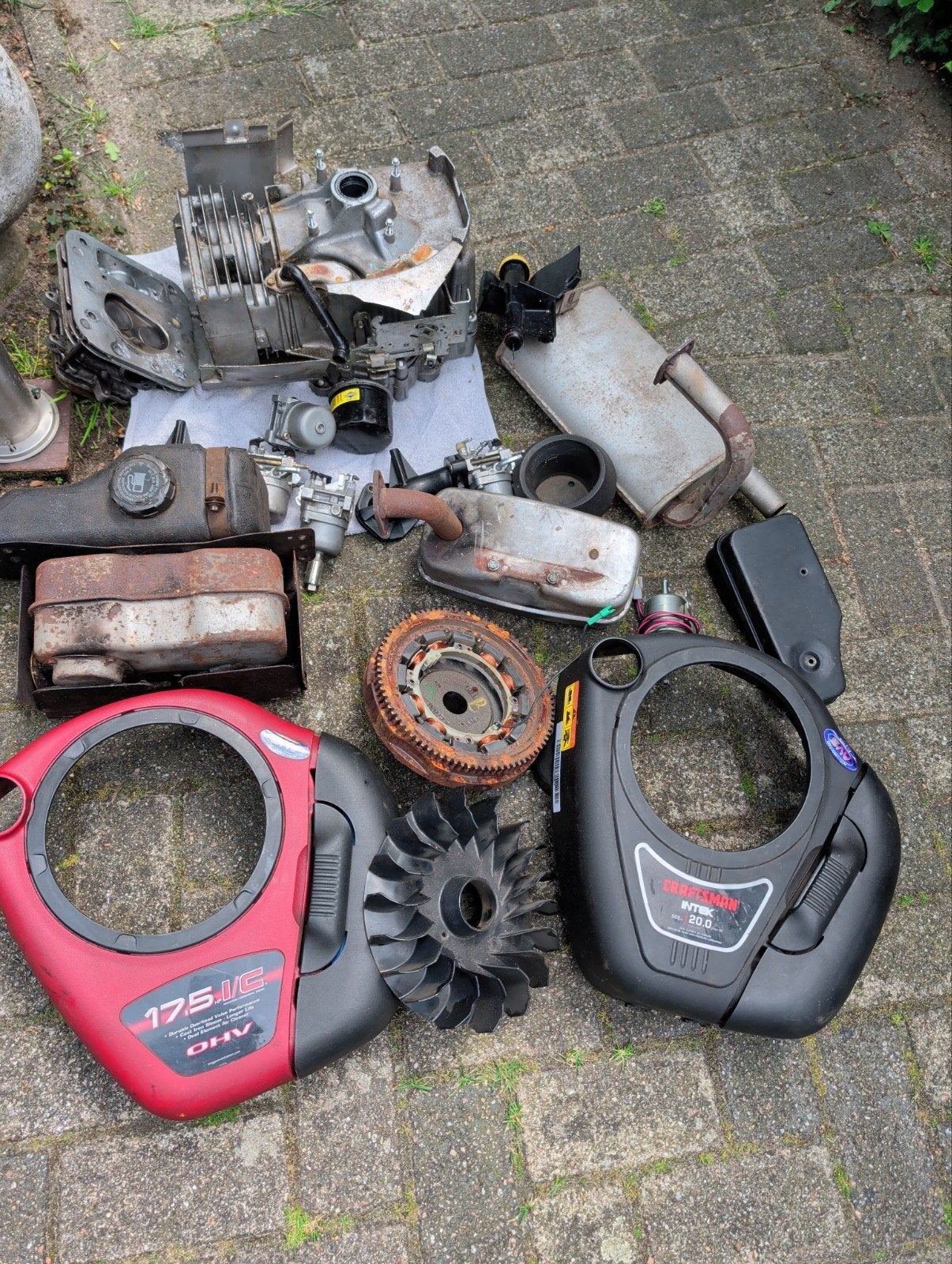 Zitmaaier onderdelen: motorblok, uitlaten, carburateurs, Ophalen