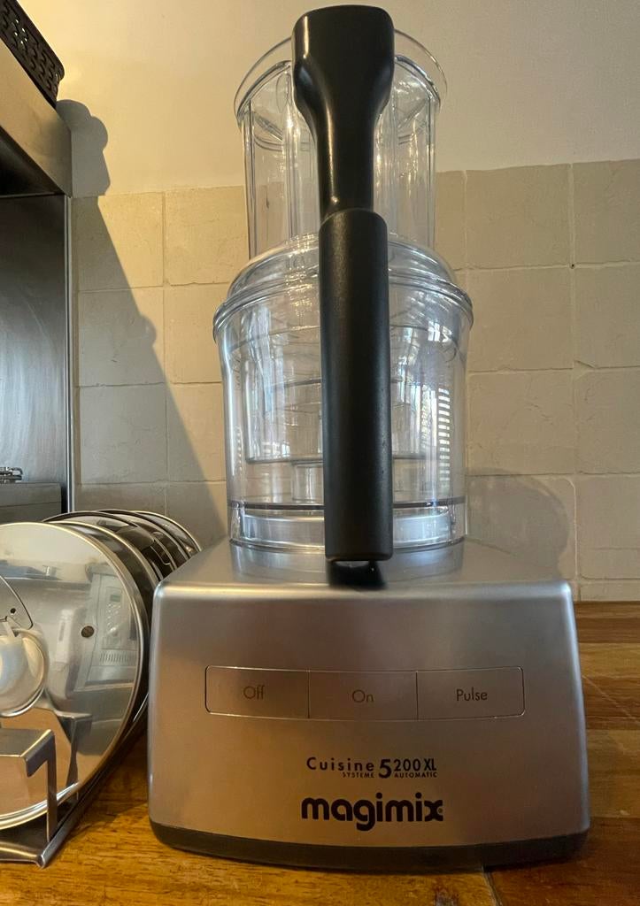 Cuisinart Magimix 5200 XL  met diverse accessoires, 2 snelheden, Ophalen of Verzenden, Zo goed als nieuw, 2 tot 3 liter