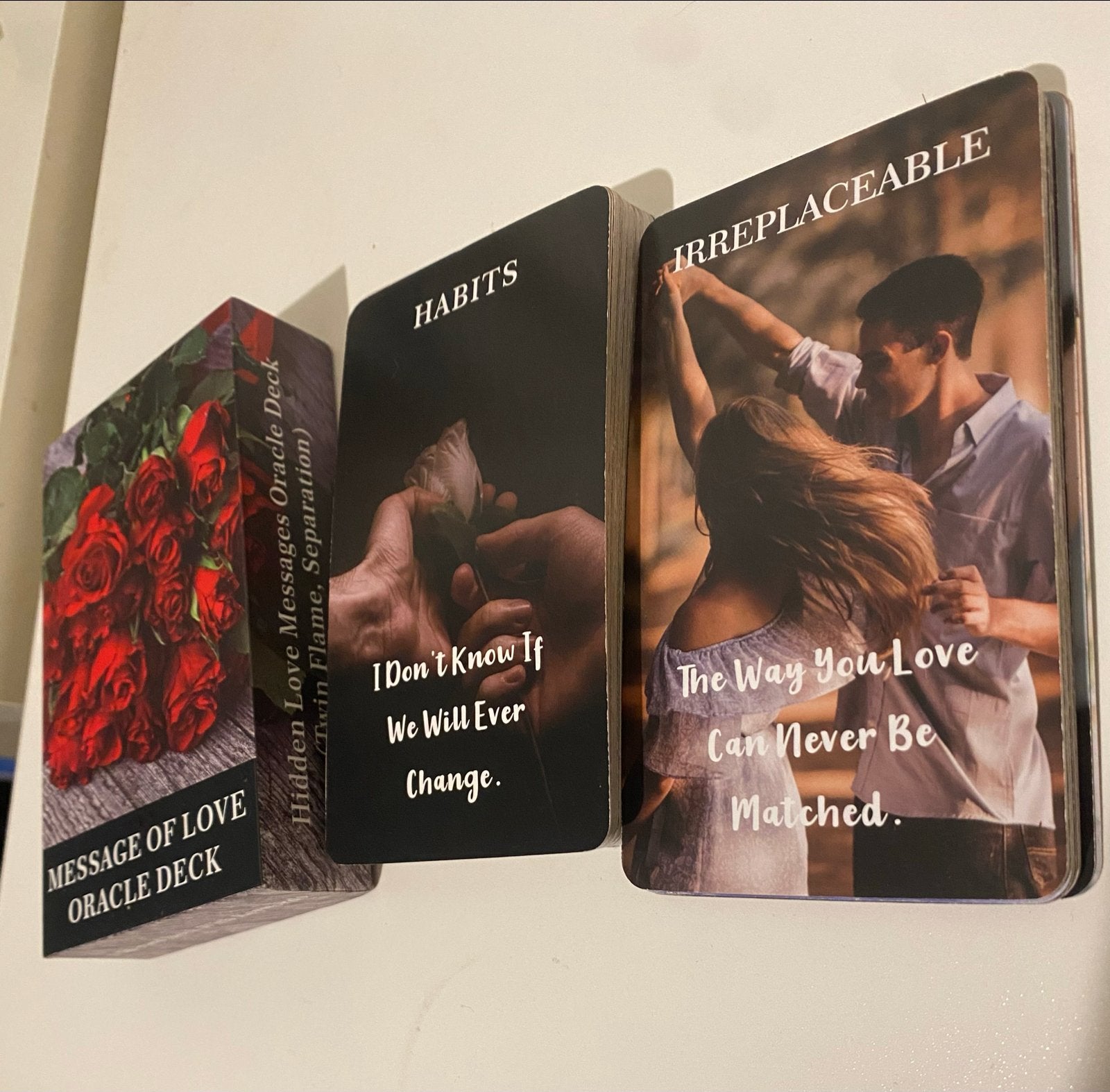 Hidden Love Messages Oracle Deck - Twin Flame, Separation, Boeken, Ophalen of Verzenden, Zo goed als nieuw, Tarot of Kaarten leggen